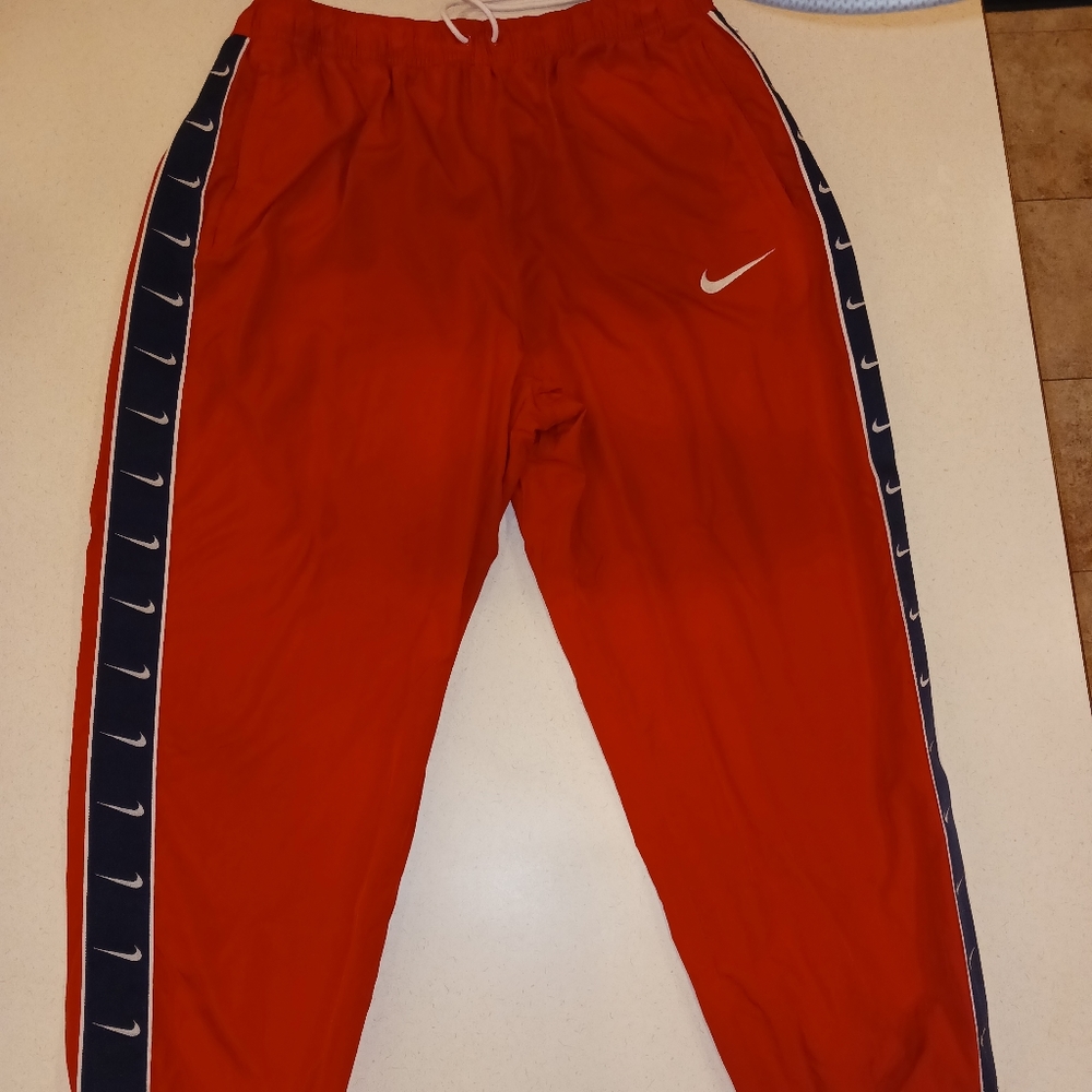 Nike sportswear mini swoosh woven pants